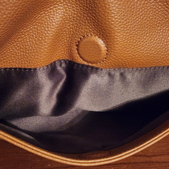Kattee Leather Soft Leather Shoulder Handbag - Picture 10 of 16